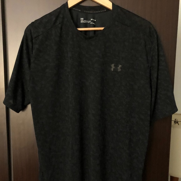 Under Armour T-Shirt - Picture 1 of 3